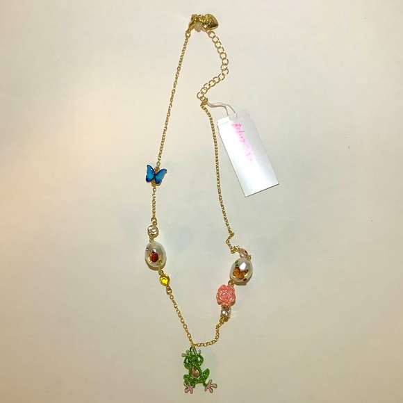 Betsey Johnson Backyard Frog Pearl Pendant Necklace New - Picture 3 of 4